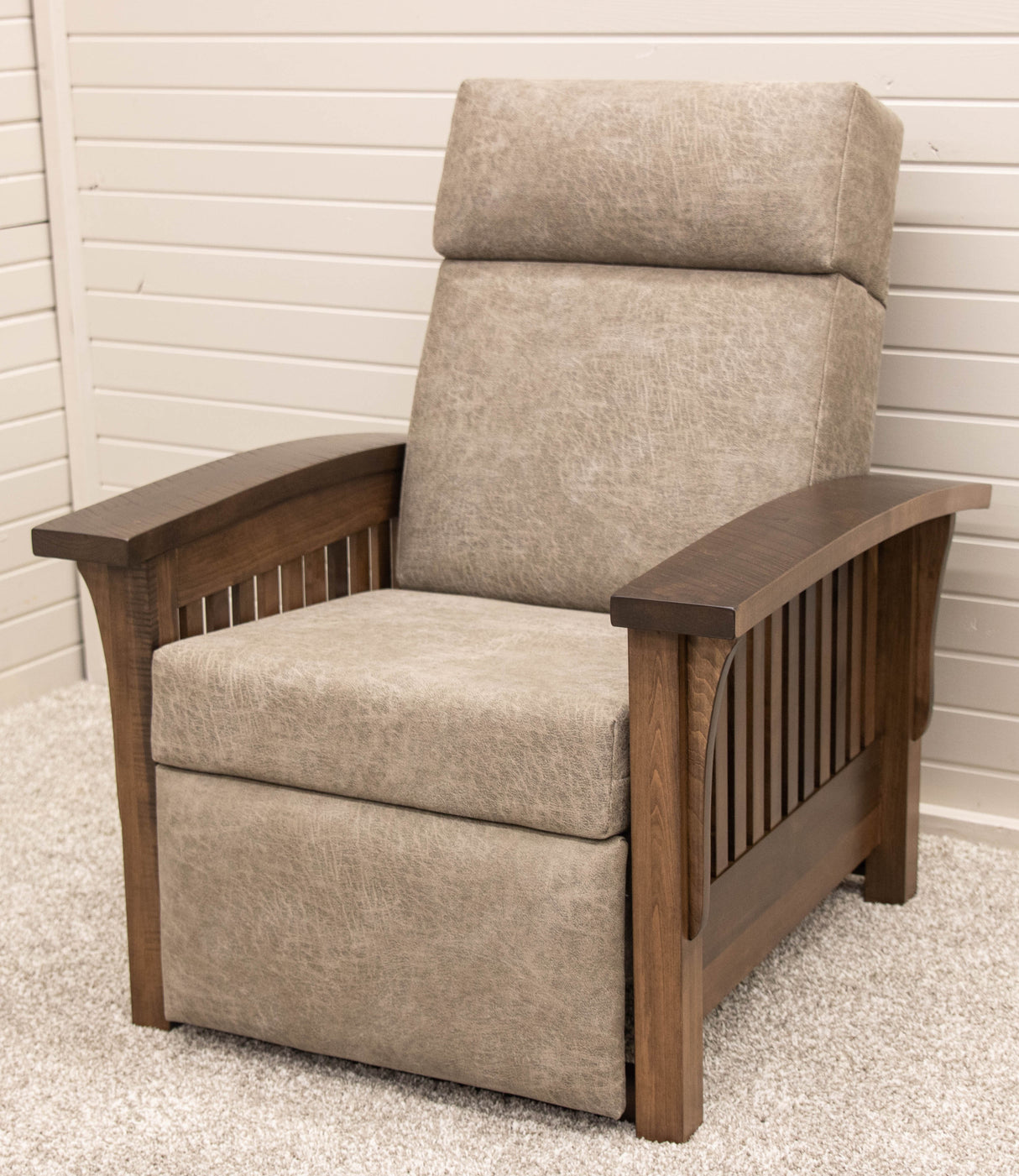 Mission Push Back Recliner with Wood Arms | M-CO-22-61