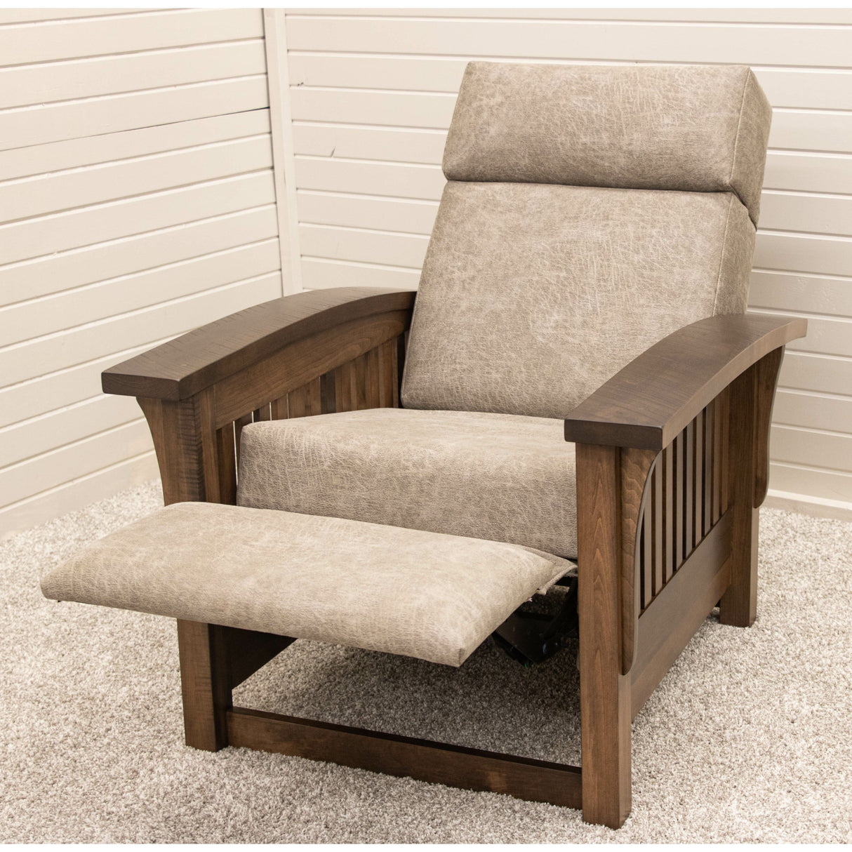 Mission Push Back Recliner with Wood Arms | RH-HC-22-61