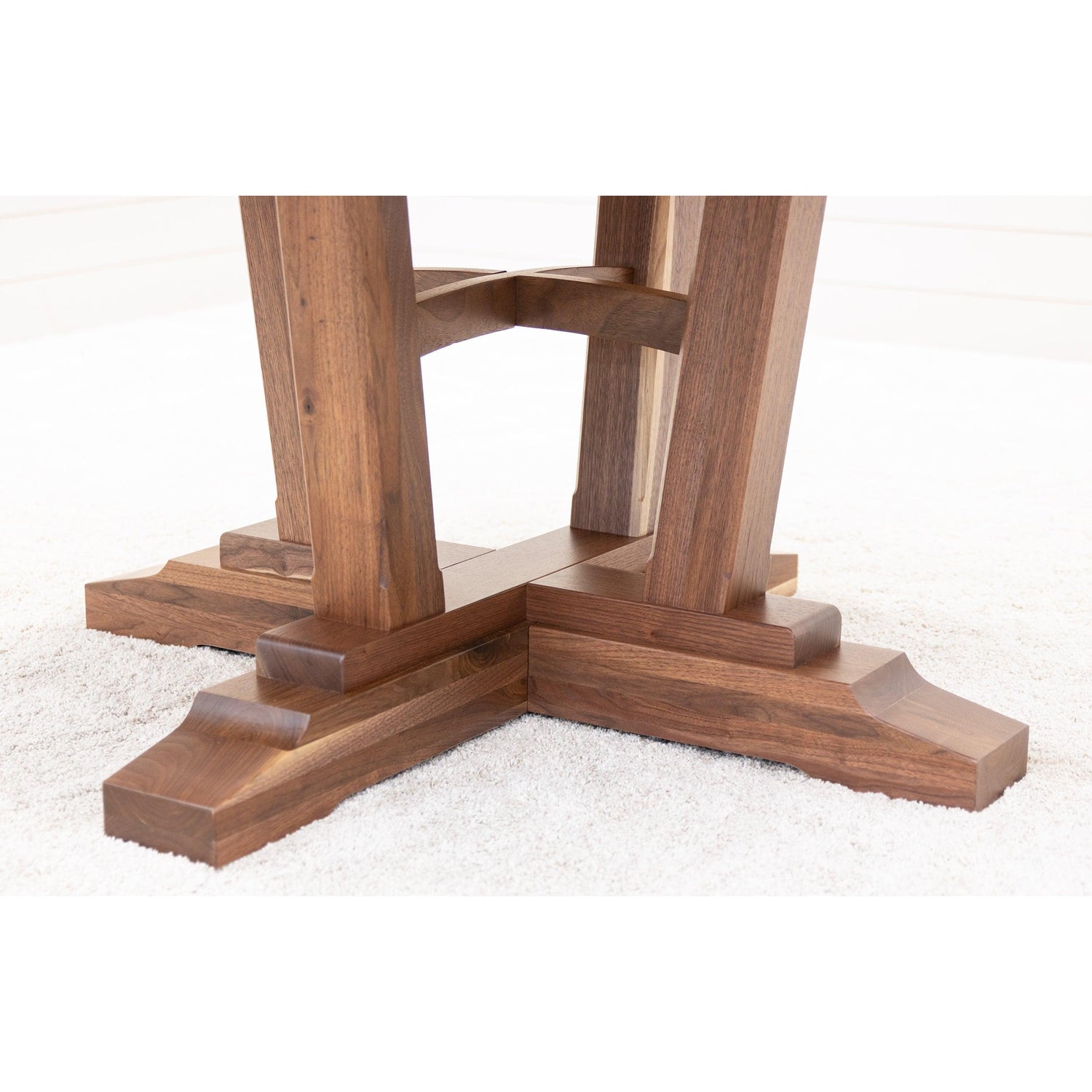 Alberta Walnut Wood Round Extending Dining Table | NAT