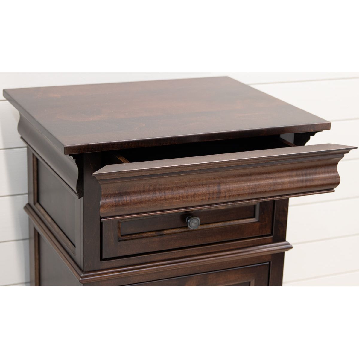 Belmont Maple Wood 3-Drawer Nightstand | RT