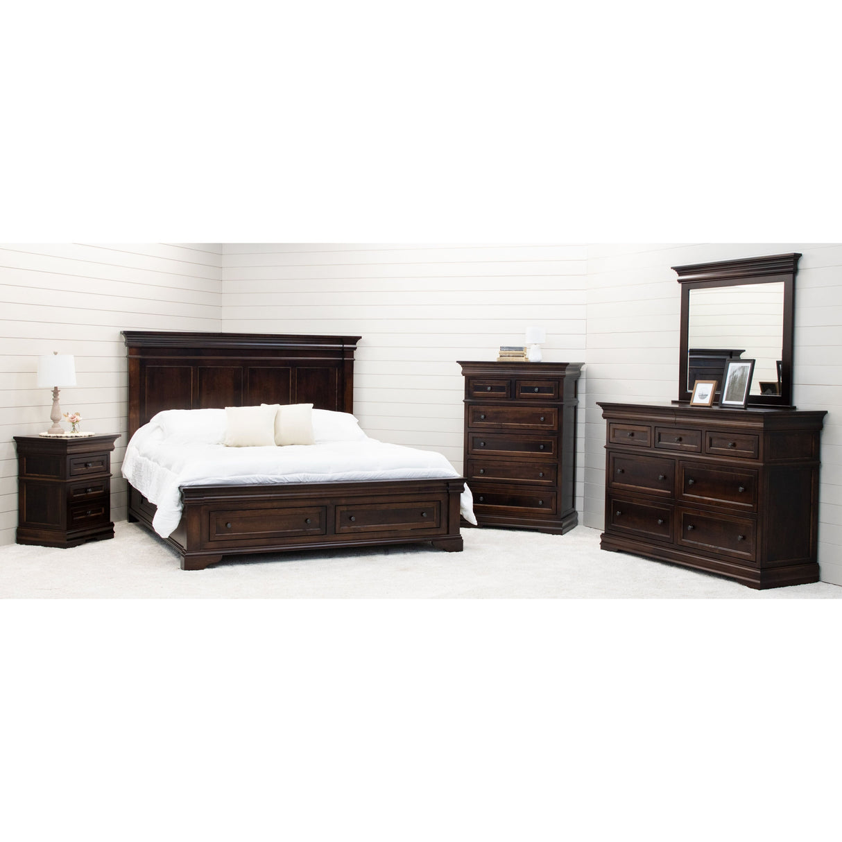 Belmont Maple Wood 3-Drawer Nightstand | RT