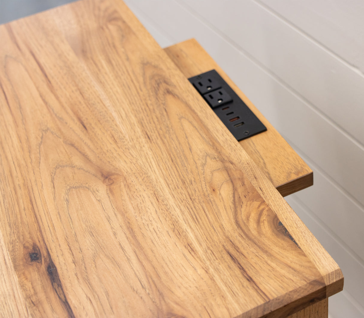 Jackson 3-Drawer Nightstand