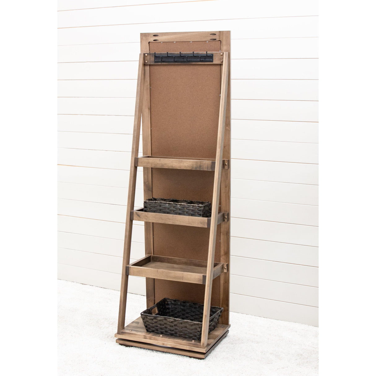 Revolving Shaker Storage Leaner