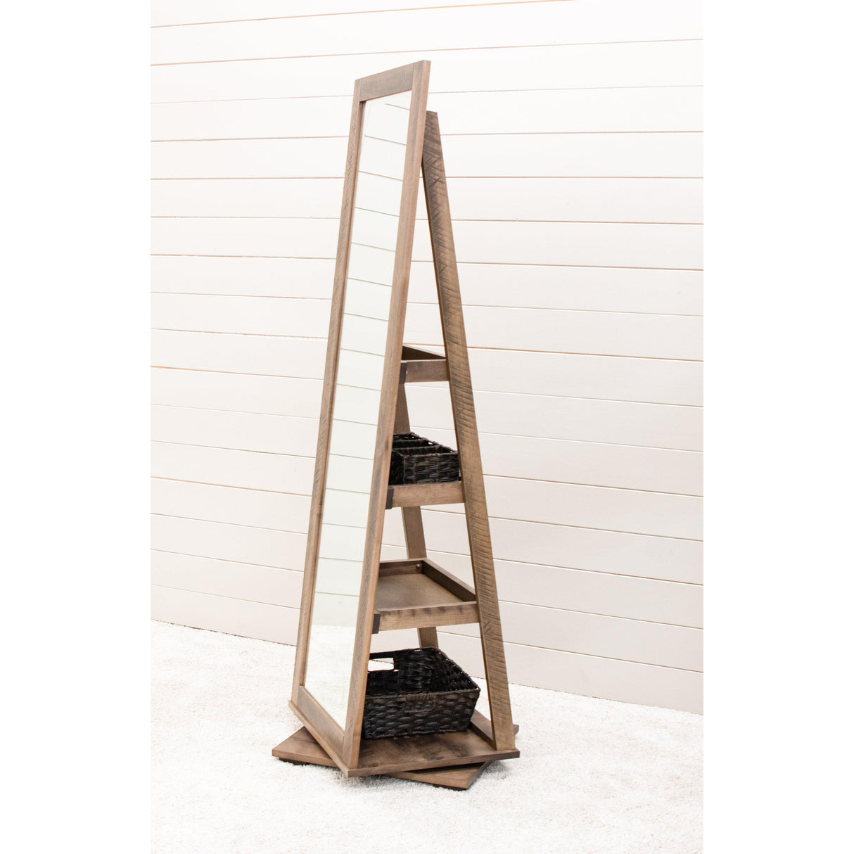 Revolving Shaker Storage Leaner