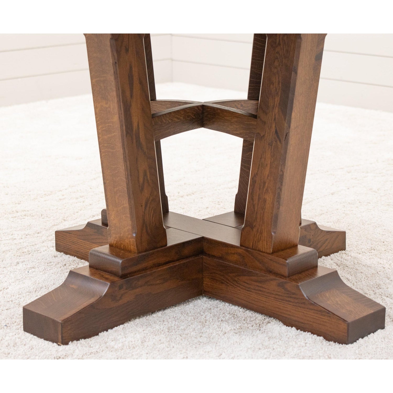 Alberta Quarter Sawn White Oak Wood Round Extending Dining Table | ASB